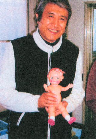 栗原氏とセルロイド人形